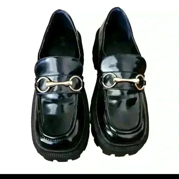 Urban Outfitters Womens Black Boca Patent Leather Lug Loafers 8 - Picture 1 of 13
